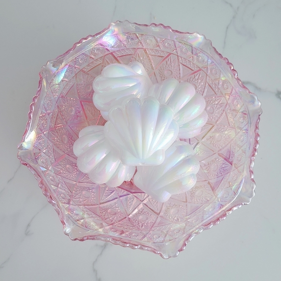 5 Iridescent Sea Shell Shaped Easter Eggs - Picture 1 of 3